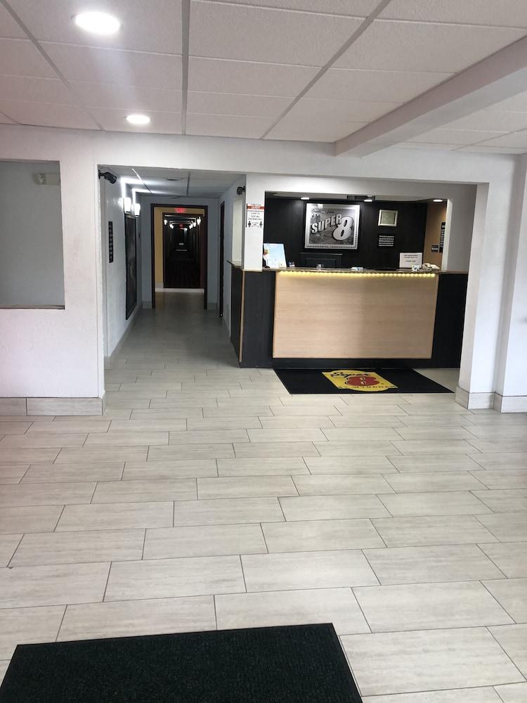Super 8 By Wyndham Plover Stevens Point Area Esterno foto