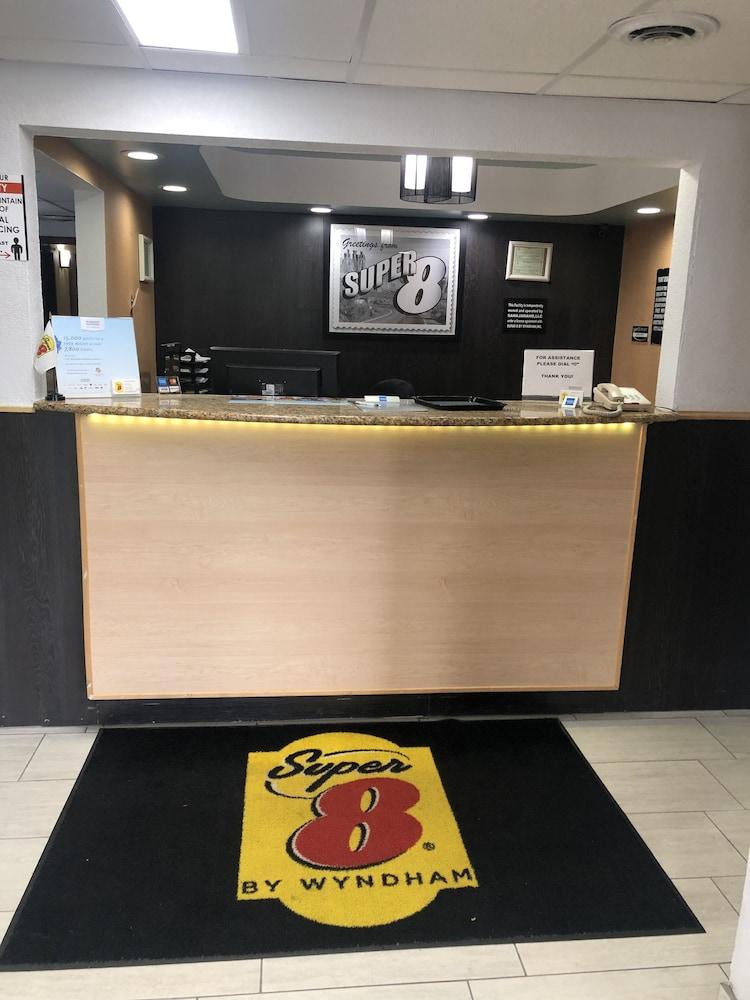 Super 8 By Wyndham Plover Stevens Point Area Esterno foto